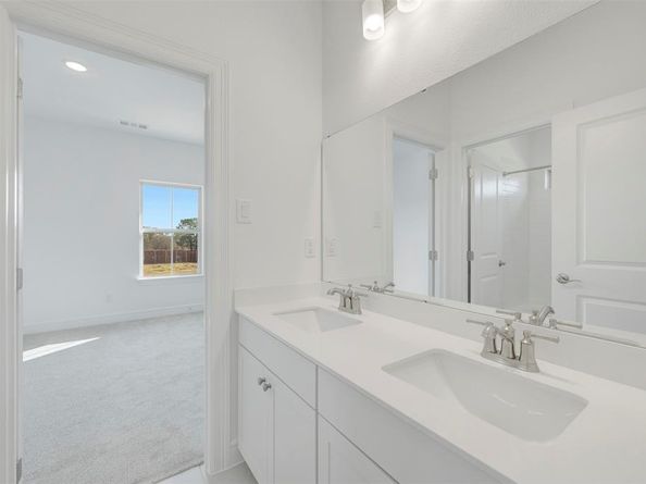 5652  Taylor Trail , Arlington Texas 76017