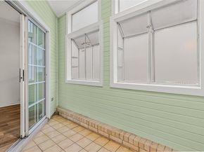 1010  Allen Street  213, Dallas Texas 75204