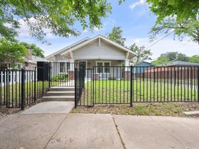 2700  College Avenue , Fort Worth Texas 76110