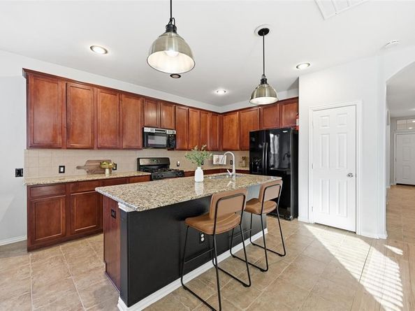 1305  Live Oak Lane , Savannah Texas 76227