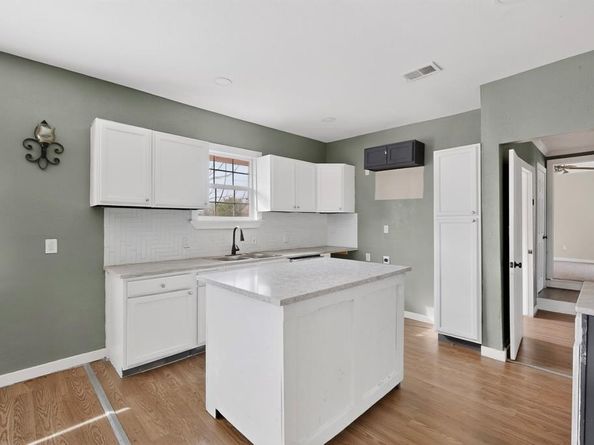 1315 E Arlington Avenue , Fort Worth Texas 76104