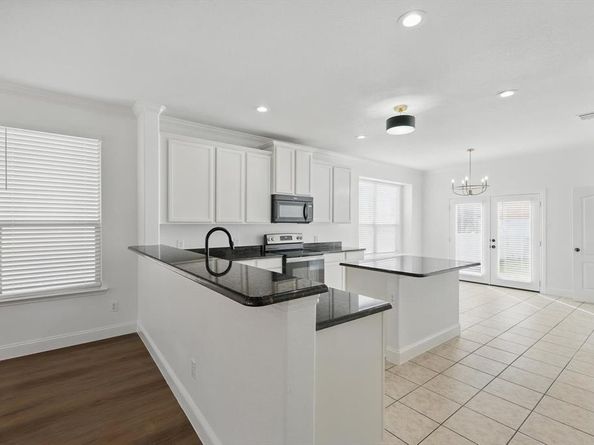 924  Charleston Lane , Savannah Texas 76227