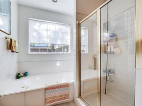 1536  Waterside Court , Dallas Texas 75218