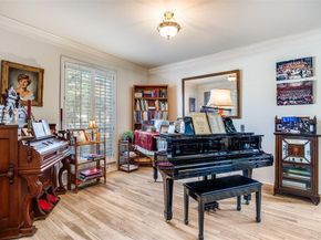 1536  Waterside Court , Dallas Texas 75218