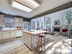 1536  Waterside Court , Dallas Texas 75218