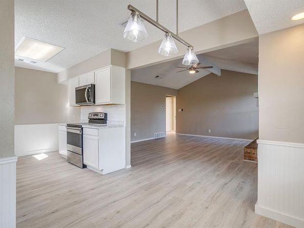 1812  Briar Run , Benbrook Texas 76126