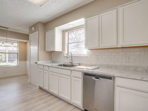 1812  Briar Run , Benbrook Texas 76126