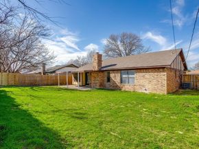 1812  Briar Run , Benbrook Texas 76126