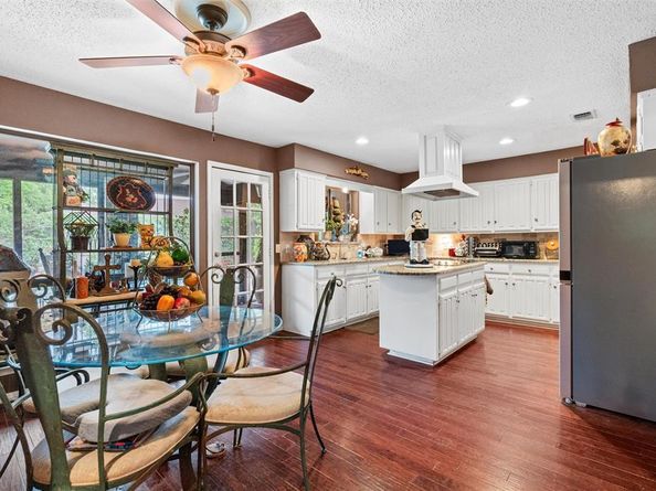 2000  Shadow Ridge Drive , Arlington Texas 76006