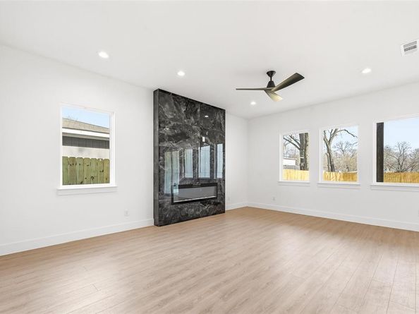 2228  Echo Lake Drive , Dallas Texas 75253