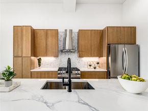 2080  Kelly Avenue  106, Dallas Texas 75215