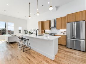 2080  Kelly Avenue  106, Dallas Texas 75215