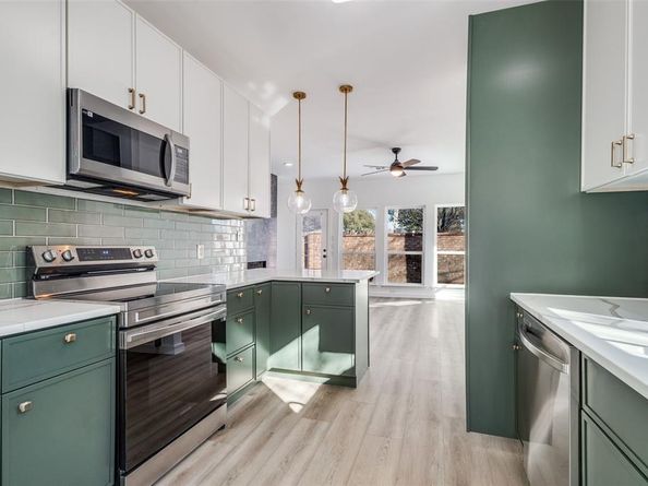 1800  Hyde Park Court , Flower Mound Texas 75028