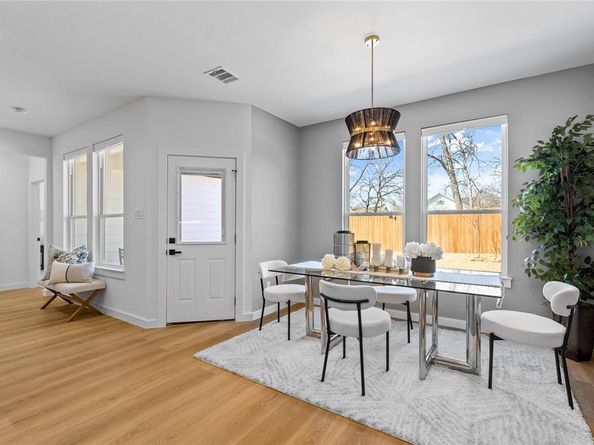 1827  Paducah Avenue , Dallas Texas 75216