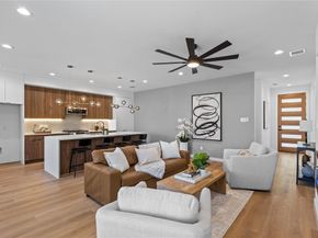 1827  Paducah Avenue , Dallas Texas 75216