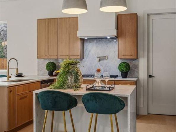 917  Brookwood Drive , Dallas Texas 75224