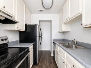 4502  Gaston Avenue  111, Dallas Texas 75246