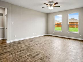 1469  CANTERBURY Trail , DeSoto Texas 75115