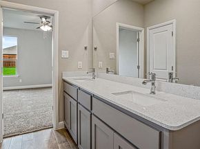 1469  CANTERBURY Trail , DeSoto Texas 75115