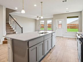 1469  CANTERBURY Trail , DeSoto Texas 75115