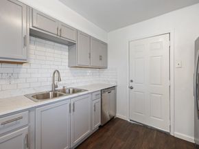 3827  Vineyard Drive , Dallas Texas 75212