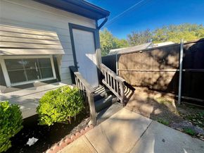 2212  Barlow Avenue , Dallas Texas 75224