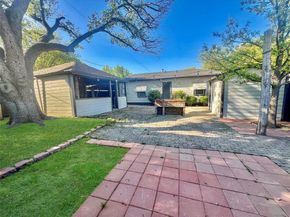 2212  Barlow Avenue , Dallas Texas 75224