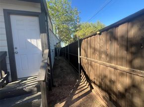 2212  Barlow Avenue , Dallas Texas 75224