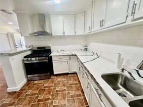 2212  Barlow Avenue , Dallas Texas 75224