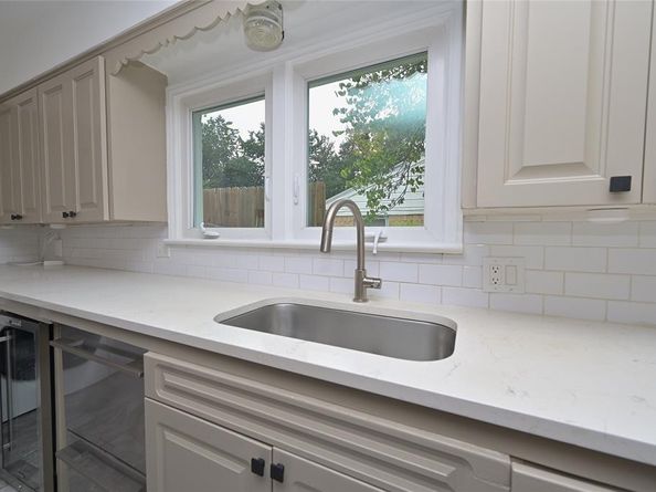 2226  Carnes Street , Dallas Texas 75208
