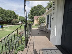 2226  Carnes Street , Dallas Texas 75208