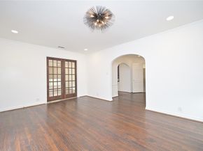 2226  Carnes Street , Dallas Texas 75208