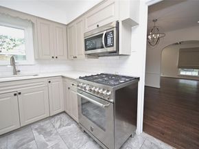 2226  Carnes Street , Dallas Texas 75208