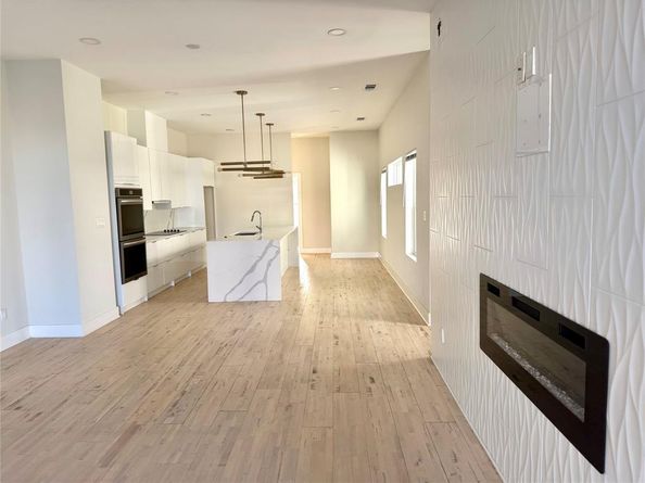 2419  Crossman Avenue , Dallas Texas 75212