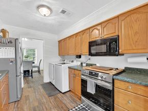 613  Trailwood Court , Garland Texas 75043
