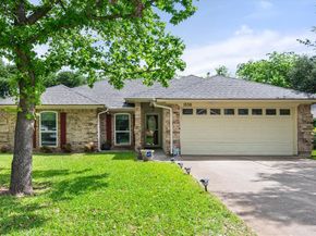 1536  Stratford Drive , Mansfield Texas 76063