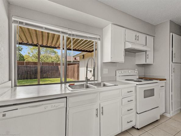 3628  Blossom Trail , Plano Texas 75074
