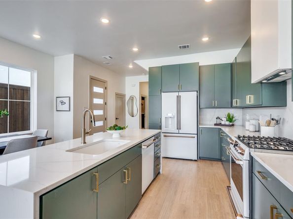 3613  lafayette  , Fort Worth Texas 76107