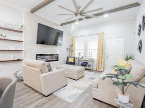 4006  Metropolitan Avenue , Dallas Texas 75210