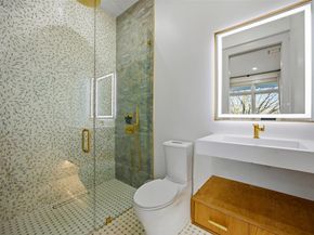 1000 W Wintergreen Road , DeSoto Texas 75115