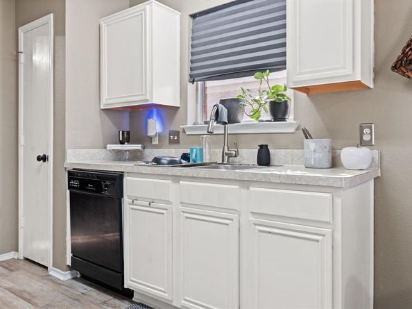 6985  Avington Way , Fort Worth Texas 76133