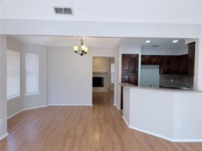 918  Gwinnett Circle , Arlington Texas 76017