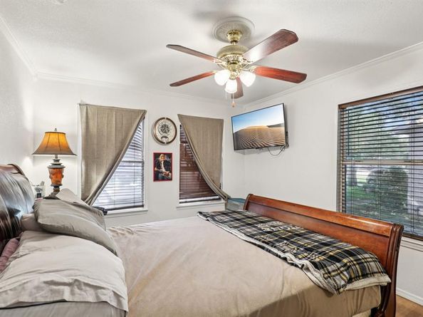 408  Harrison Lane , Hurst Texas 76053