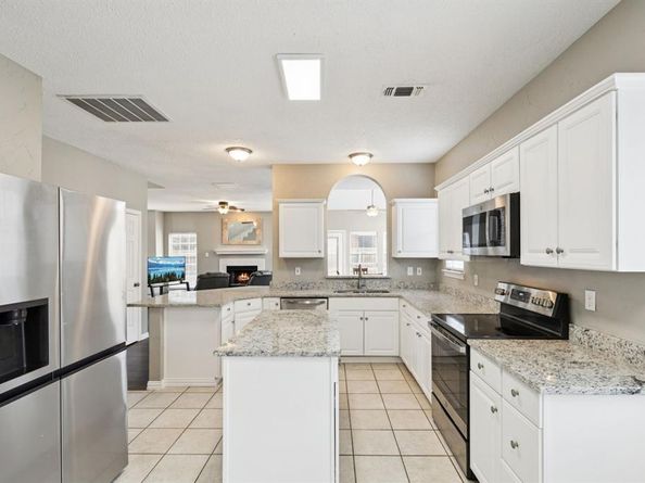 5809  Chatsworth Court , Arlington Texas 76018