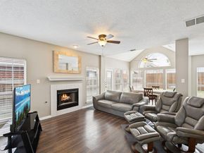 5809  Chatsworth Court , Arlington Texas 76018