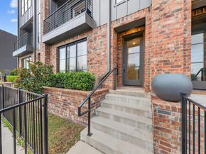 737 N Zang Boulevard  102, Dallas Texas 75208