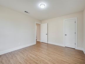 3102  Santa Teresa Avenue , Dallas Texas 75228