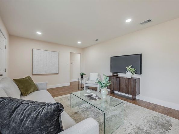 3102  Santa Teresa Avenue , Dallas Texas 75228