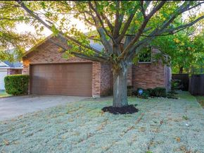 3521  Apple Valley Way , Dallas Texas 75227