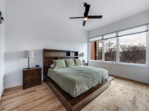 929  Bayonne Street , Dallas Texas 75212